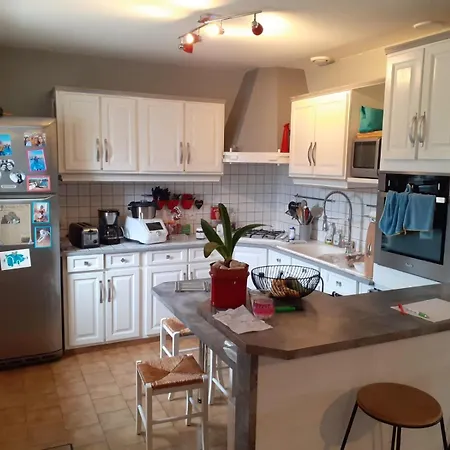 ホームステイ Le Pavillon Des Pilotes - 6pers - Circuit Des 24h - Wi-fi La Suze-sur-Sarthe